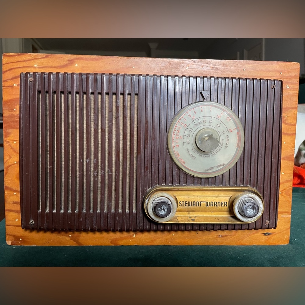 Vintage Stewart Warner Radio - Model #9156-A